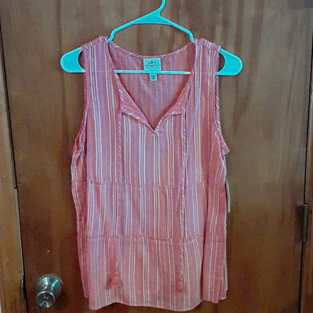 St John's Bay Women's Sleeveless shirt Size medium